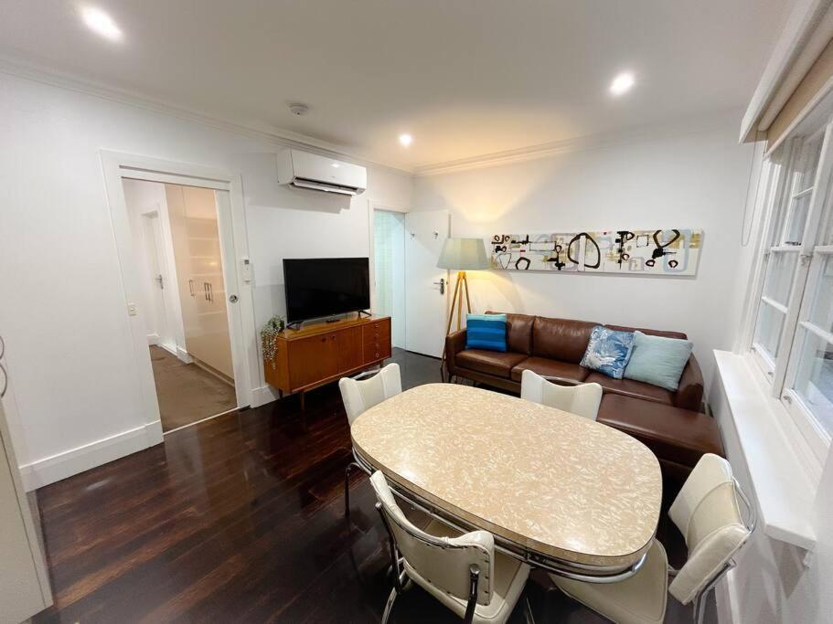 East Melbourne Unit With Courtyard Διαμέρισμα Εξωτερικό φωτογραφία